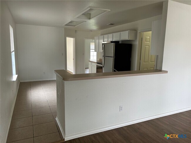 Building Photo - 3039 Pine Valley Dr