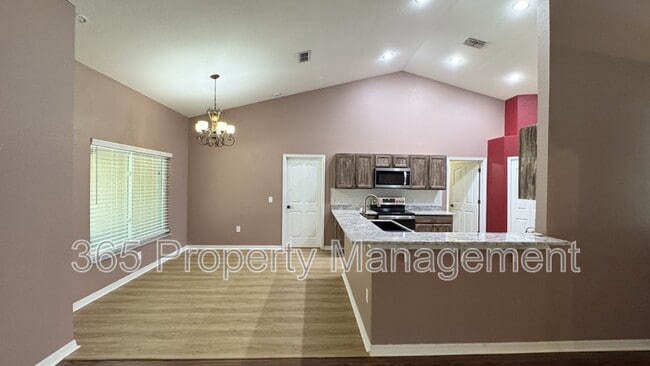 Building Photo - 10 Bellis Ct