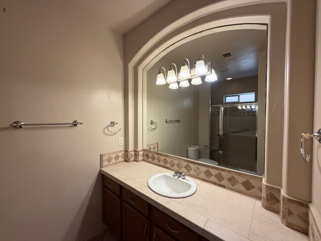 Building Photo - 4 Bedroom Home Plus Office Available Near Eubank Blvd NE & Paseo Del Norte!