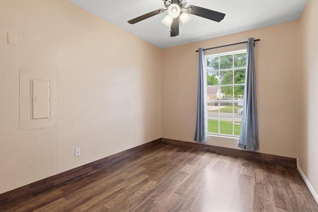 Building Photo - 7009 Shadow Bend Dr