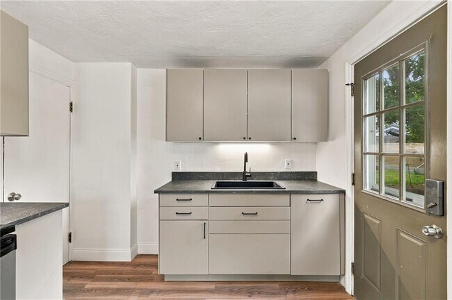 Building Photo - 258 Lowden St