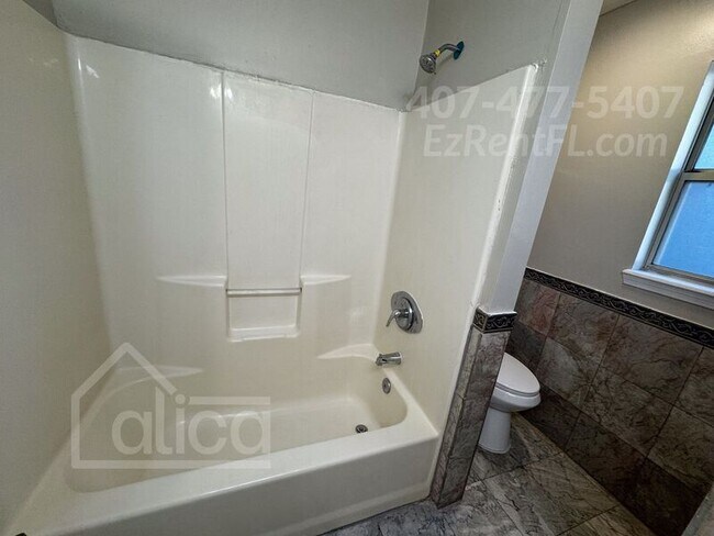 Building Photo - 3958 Victoria Landing Dr N