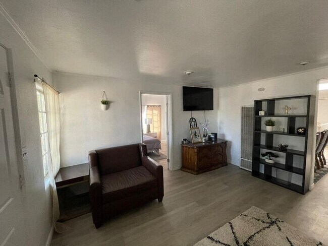 Building Photo - Fully Furnished House for Rent at 10953 Ca...