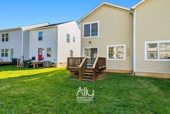 Building Photo - 409 S Magnolia Ave