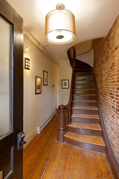 Building Photo - 237 Northampton St