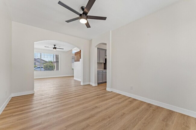 Building Photo - 18024 W Maui Ln