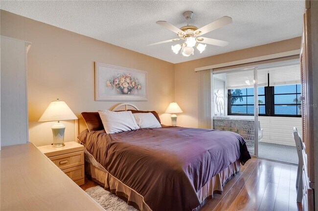 Building Photo - 656 Windrush Bay Dr