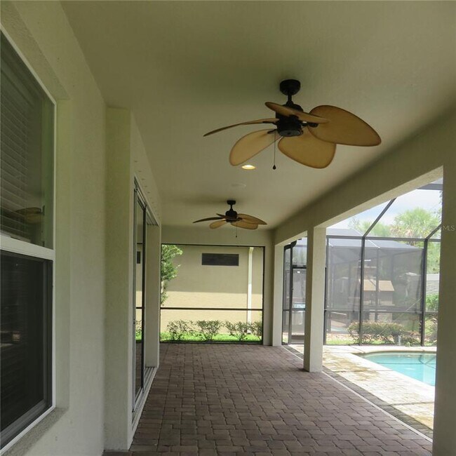 Building Photo - 11601 Maple Palm Way