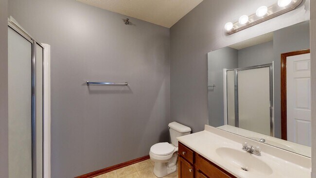 Building Photo - Fantastic condo in Ankeny-6mo Lease Option