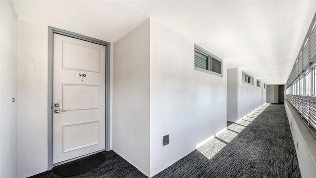 Building Photo - 888 Boulevard of the Arts