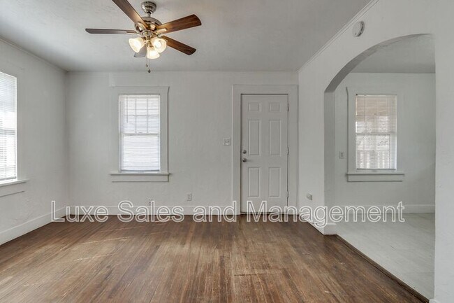 Building Photo - 119 NW 27th St