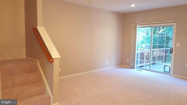 Building Photo - 43155 Huntsman Square