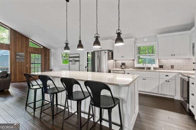 Building Photo - 180 Waterfront Dr