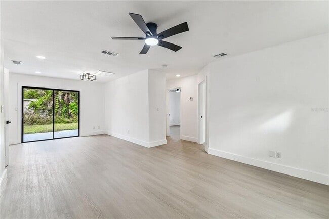 Building Photo - 16107 Sea Pines Dr