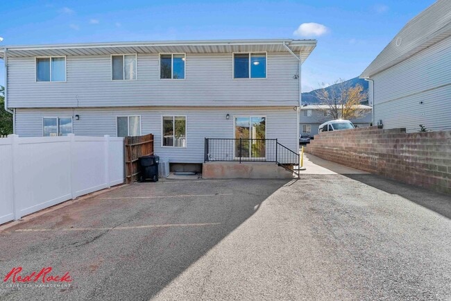 Building Photo - 1190 Pinecone Dr