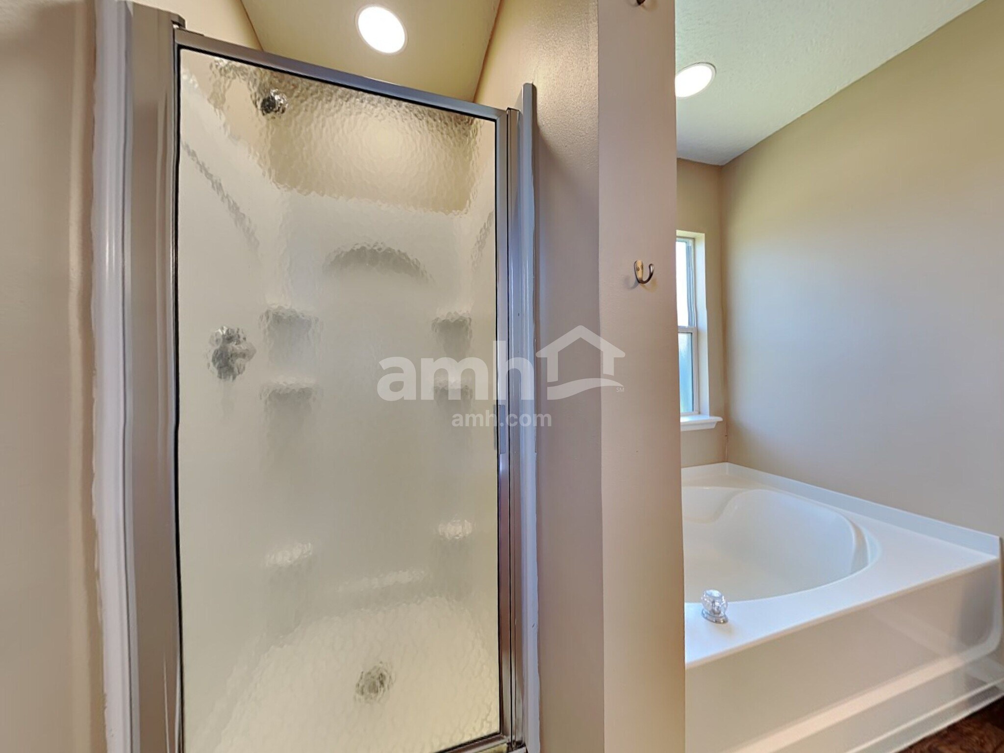 Building Photo - 12618 Wooded Bluff Ct