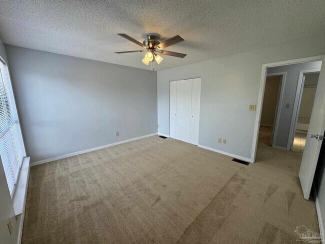 Building Photo - 2810 Villa Woods Cir