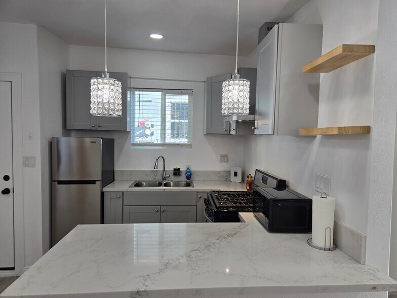 Building Photo - 1943 Claudina Ave