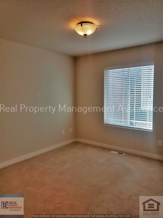 Building Photo - 28857 SW Geneva Loop