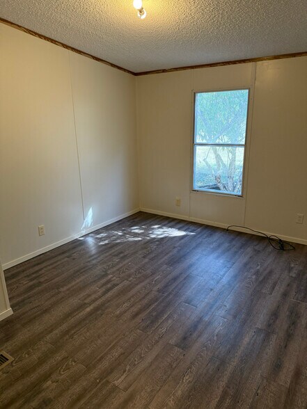 Building Photo - 865 Qappuella Dr