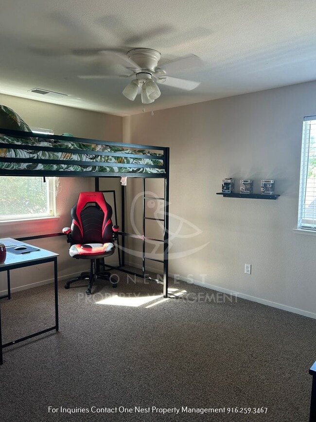Building Photo - 3 bdrm + Den rental in Plumas Lake!