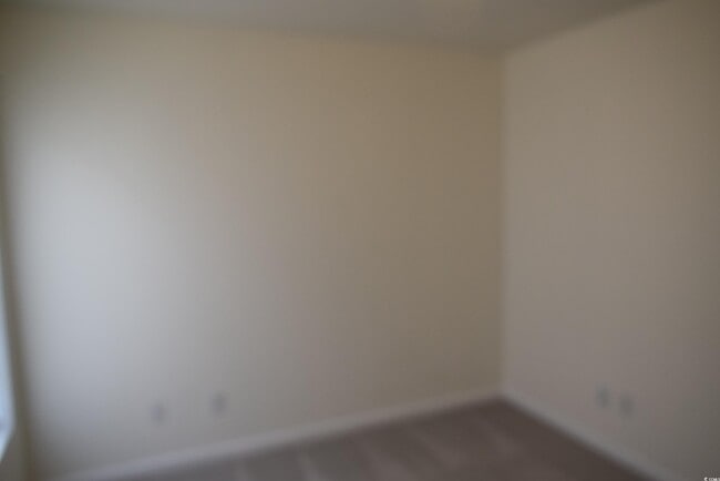 Building Photo - 201 Vesta Dr