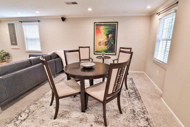 Building Photo - 9633 Cinnamon Creek Dr