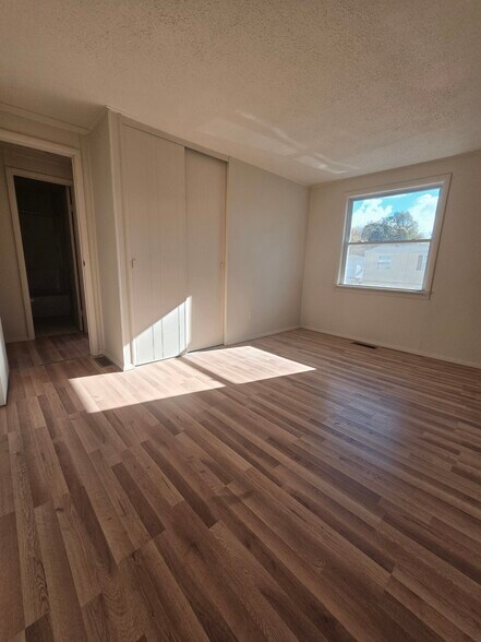 Building Photo - 168 Sackett Rd