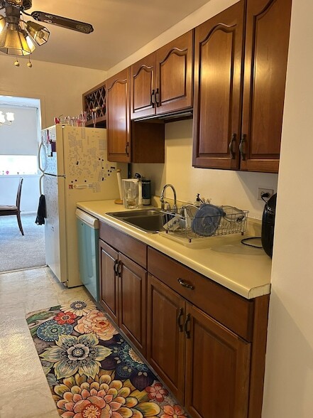 Building Photo - 6301 N Sheridan Rd