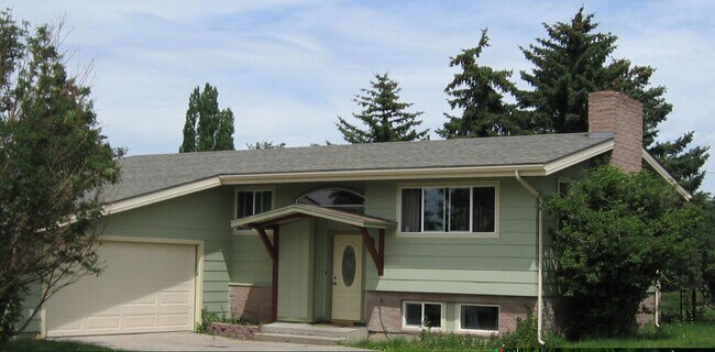 Primary Photo - 1608 Alder Ct