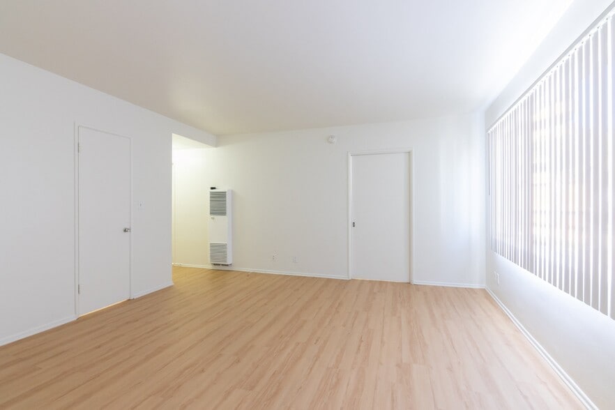 Building Photo - 667-669-669 Levering Ave