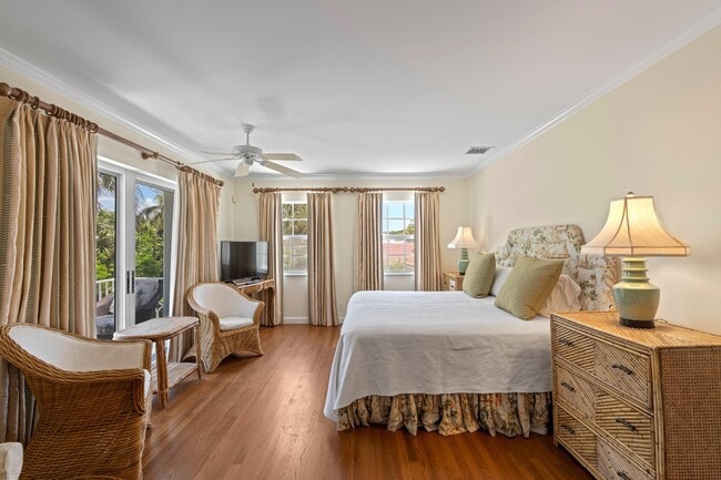 Building Photo - 1554 N Ocean Way