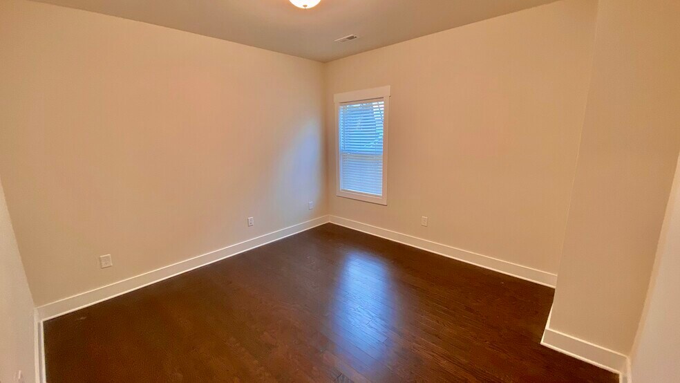 Bonus Room - 178 Redcroft Dr