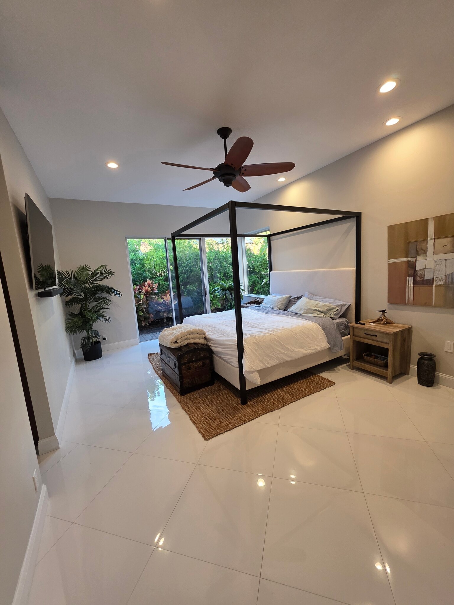 Building Photo - 23164 Via Stel