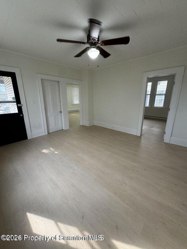 Building Photo - 538 N Sumner Ave