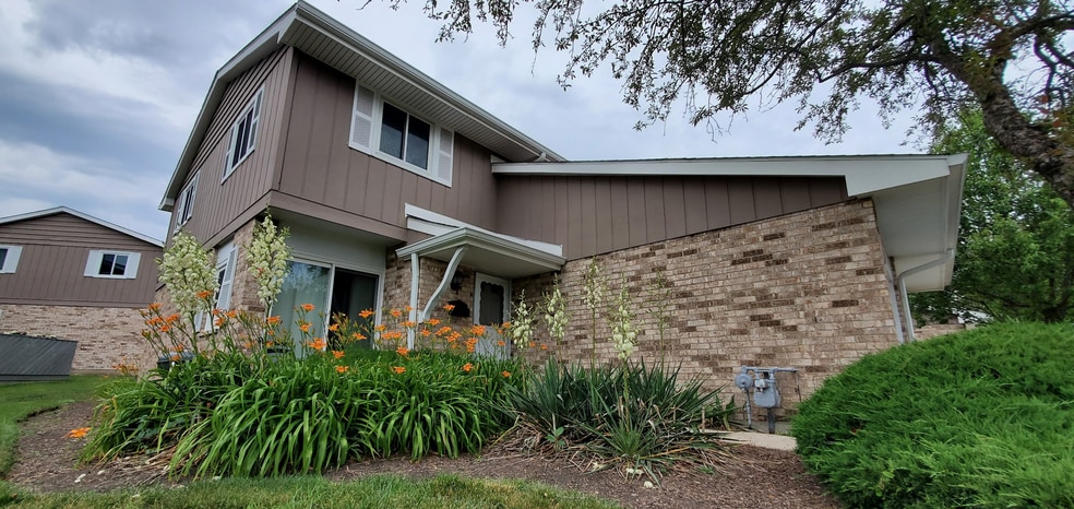 Primary Photo - 1576 Dundee Dr