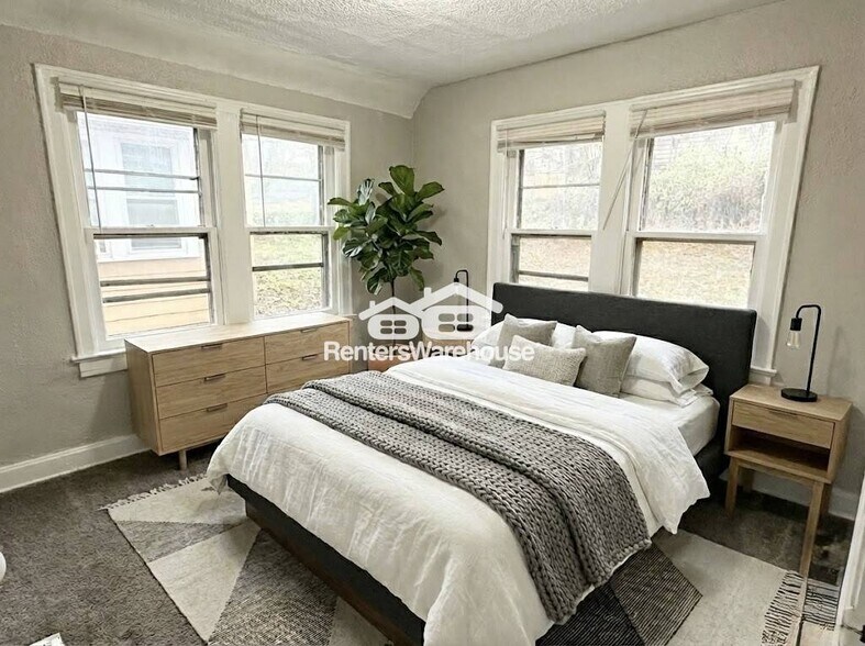 Building Photo - 5418 Olive St