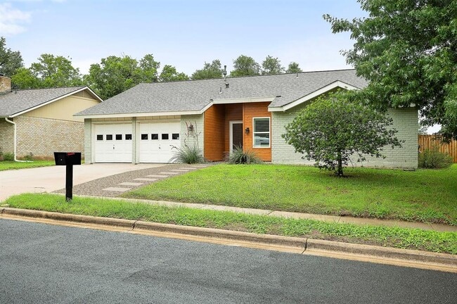 Building Photo - 2513 Broken Oak Dr