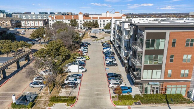 Building Photo - 13701 Montfort Dr