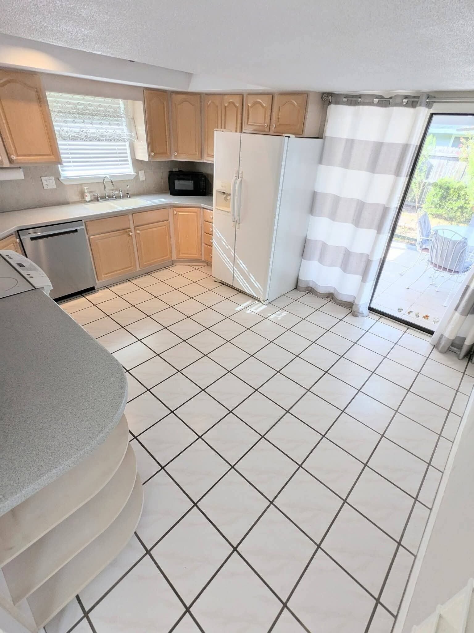 Building Photo - 945 Bramble Bush Cir W