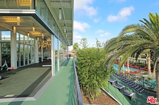 Building Photo - 6241 Crescent Park W