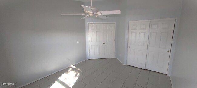 Building Photo - 518 W Black Hawk Pl