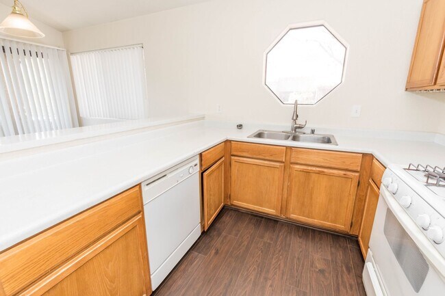 Building Photo - Now Available for Rent 2 Bedroom at Vizcaya