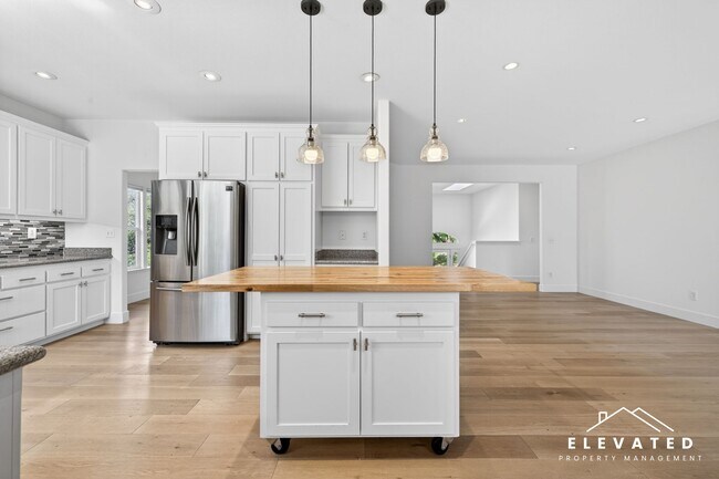 Building Photo - 9400 Chalk Hill Rd