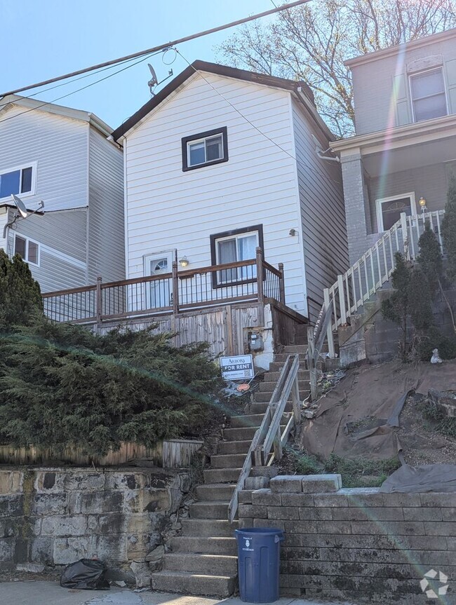 Building Photo - 2 Bedroom 1.5 Bathroom Single Family Home ...