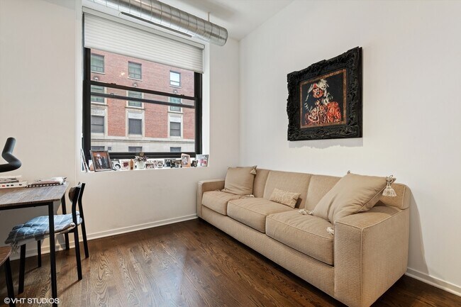 Building Photo - 6 E Monroe St