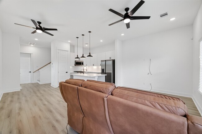 Building Photo - 314 Neyland St