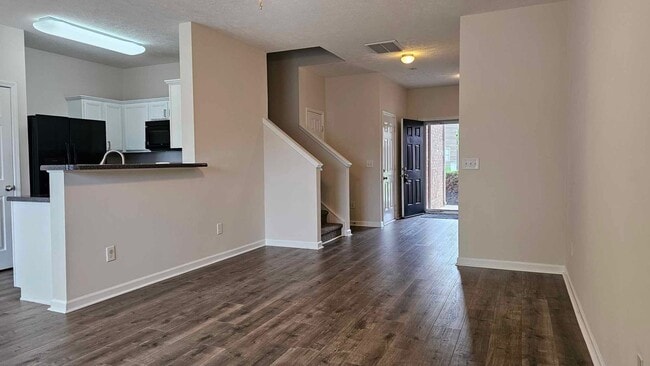 Building Photo - Brentwood Town home for lease