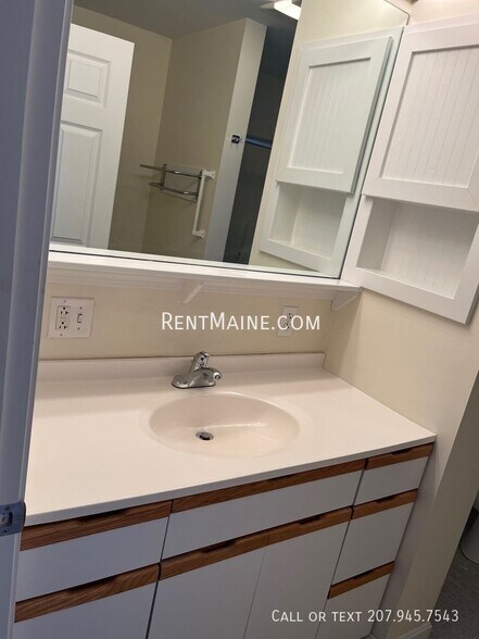 Building Photo - 33 Burleigh Rd