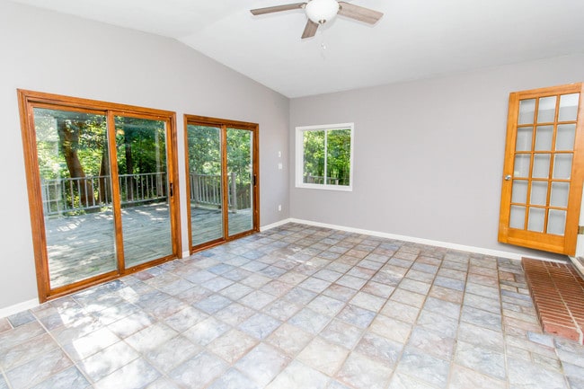 Building Photo - 510 Laurel Dr